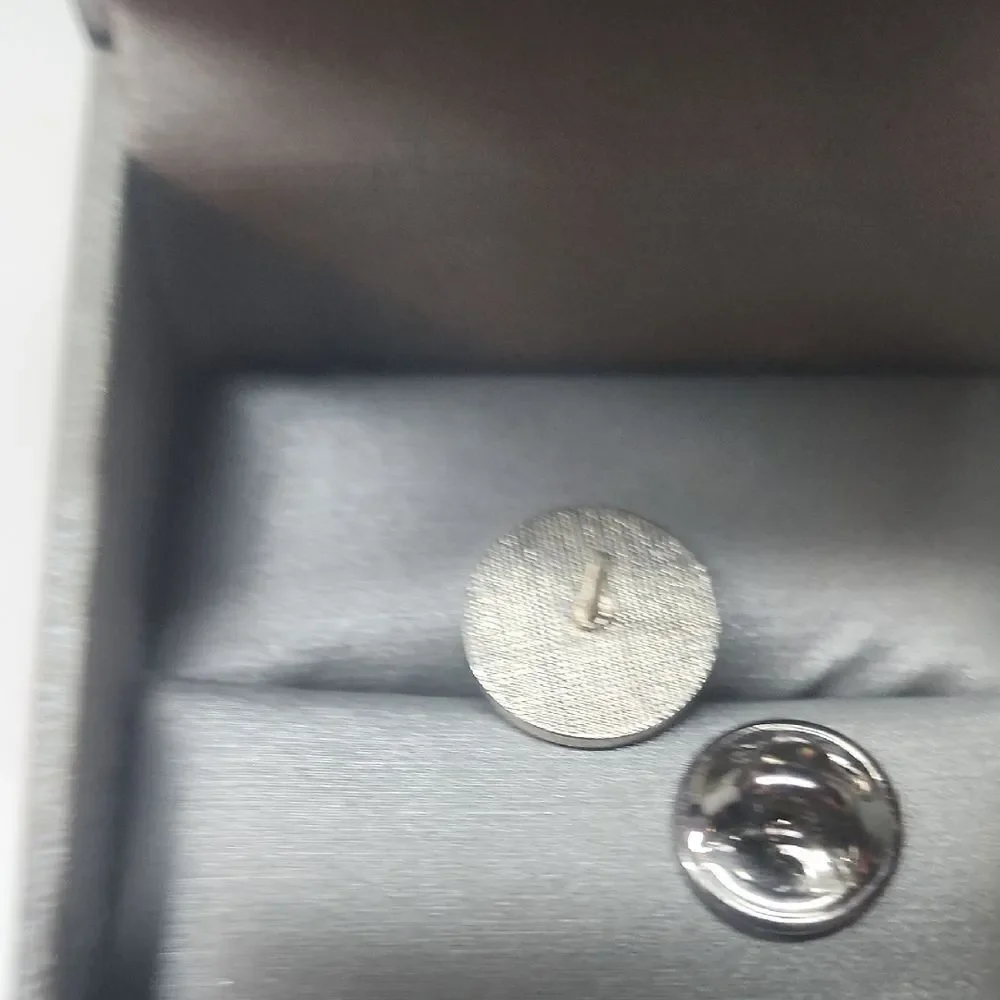 BHE 1998 Teamwork Excellence Pin - Silver